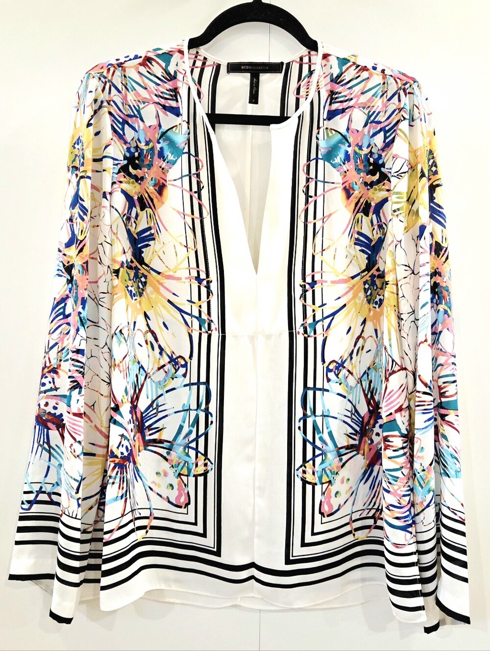 BCBGMAXAZRIA Haida Floral Abstract Print V-Neck Blouse Coral Comb Size S